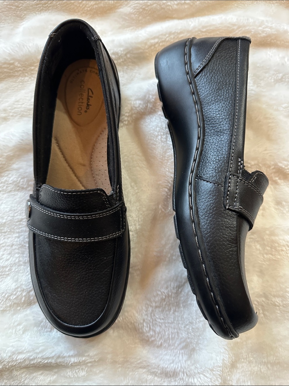 CLARKS Women’s Black Leather Casual Slip-On Loafers Sz7 Quality Brand Comfy NWOT
